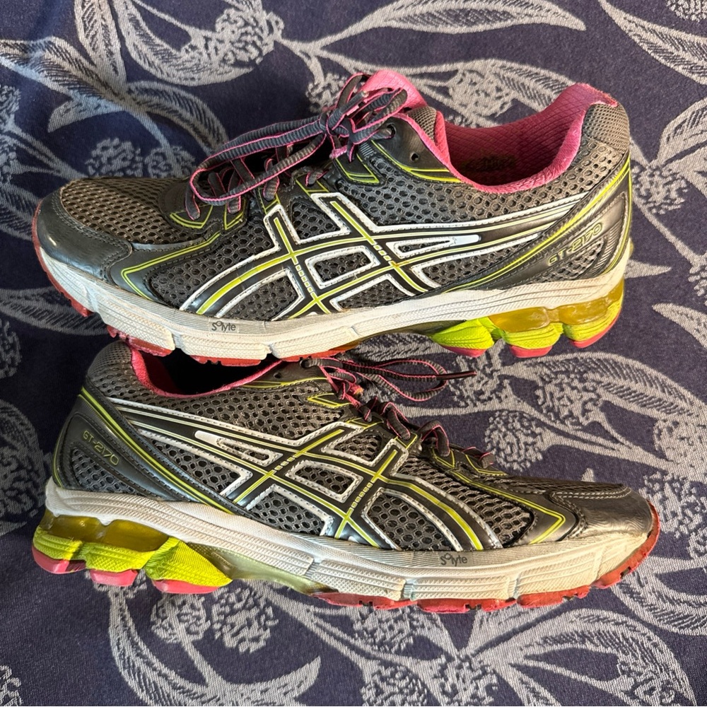 ASICS Women’s GT-2170 Sneaker
Size 10 - Picture 3 of 7